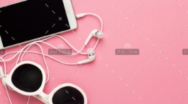 studio-shot-of-white-accessories-on-pink-back-7E4JTGC